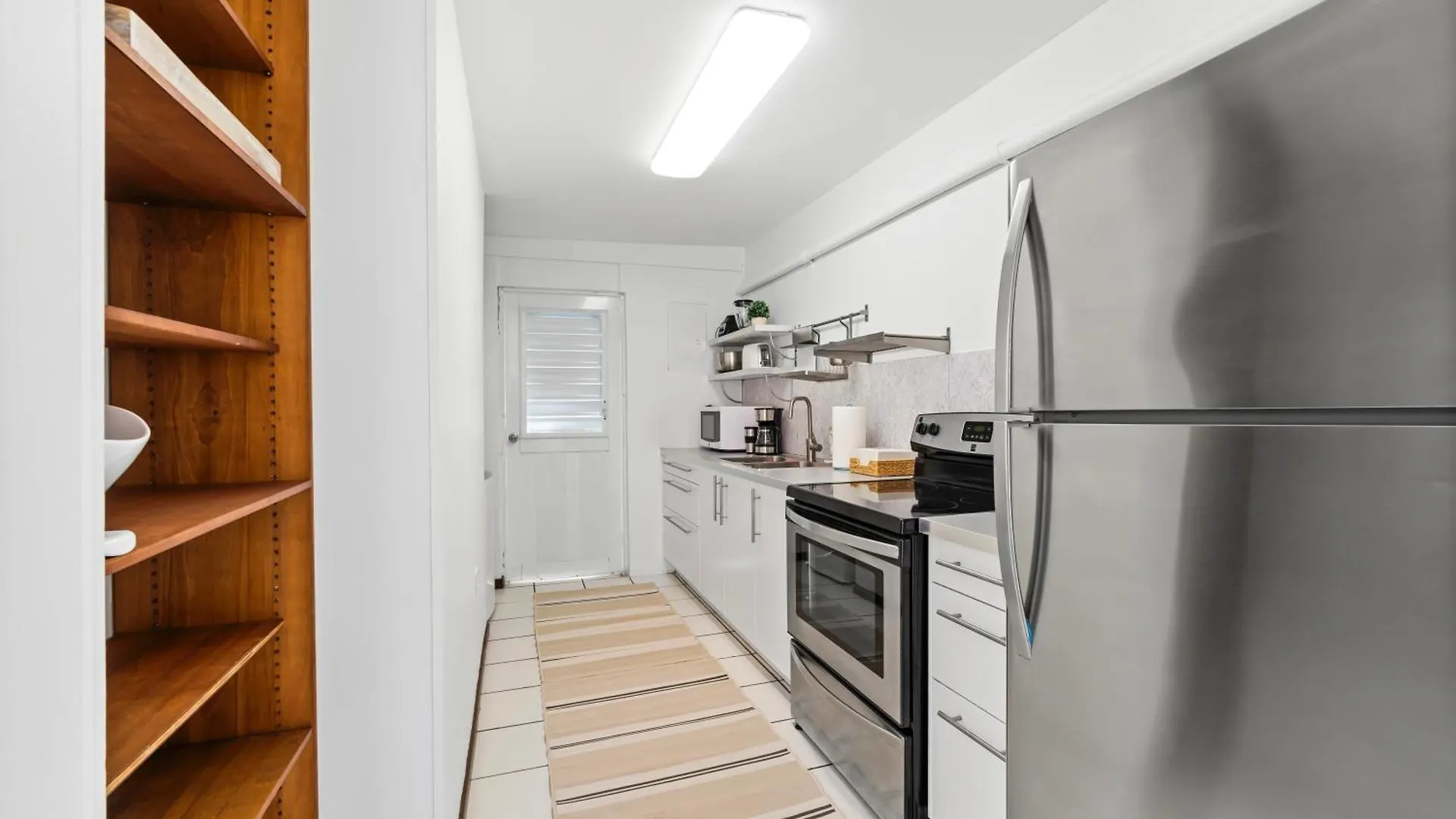 Hidden Gem In Miramar- Power Generator- Parking Apartment San Juan