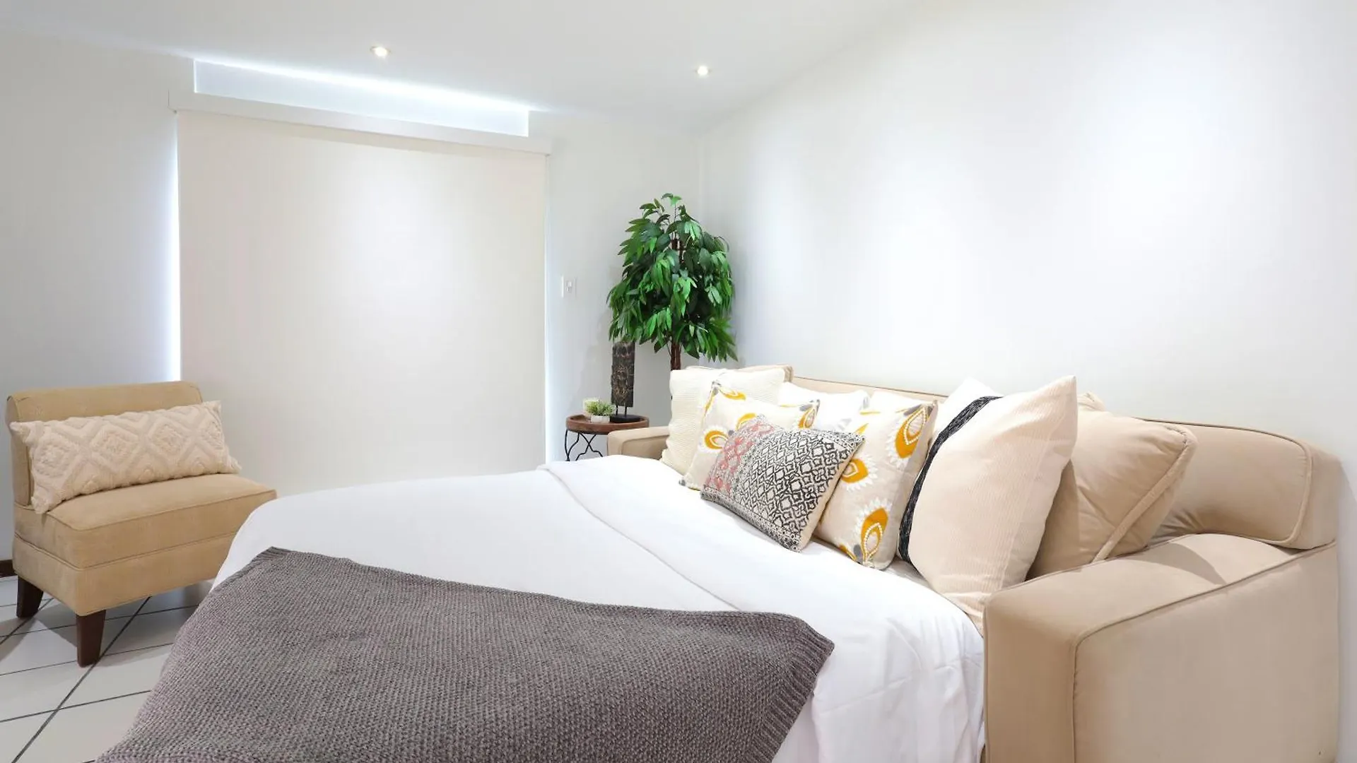 Hidden Gem In Miramar- Power Generator- Parking Apartment San Juan