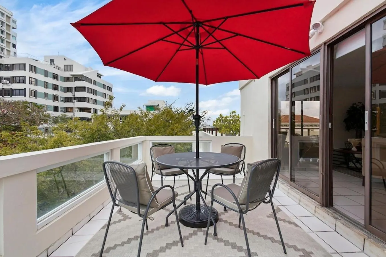 Hidden Gem In Miramar- Power Generator- Parking Apartment San Juan