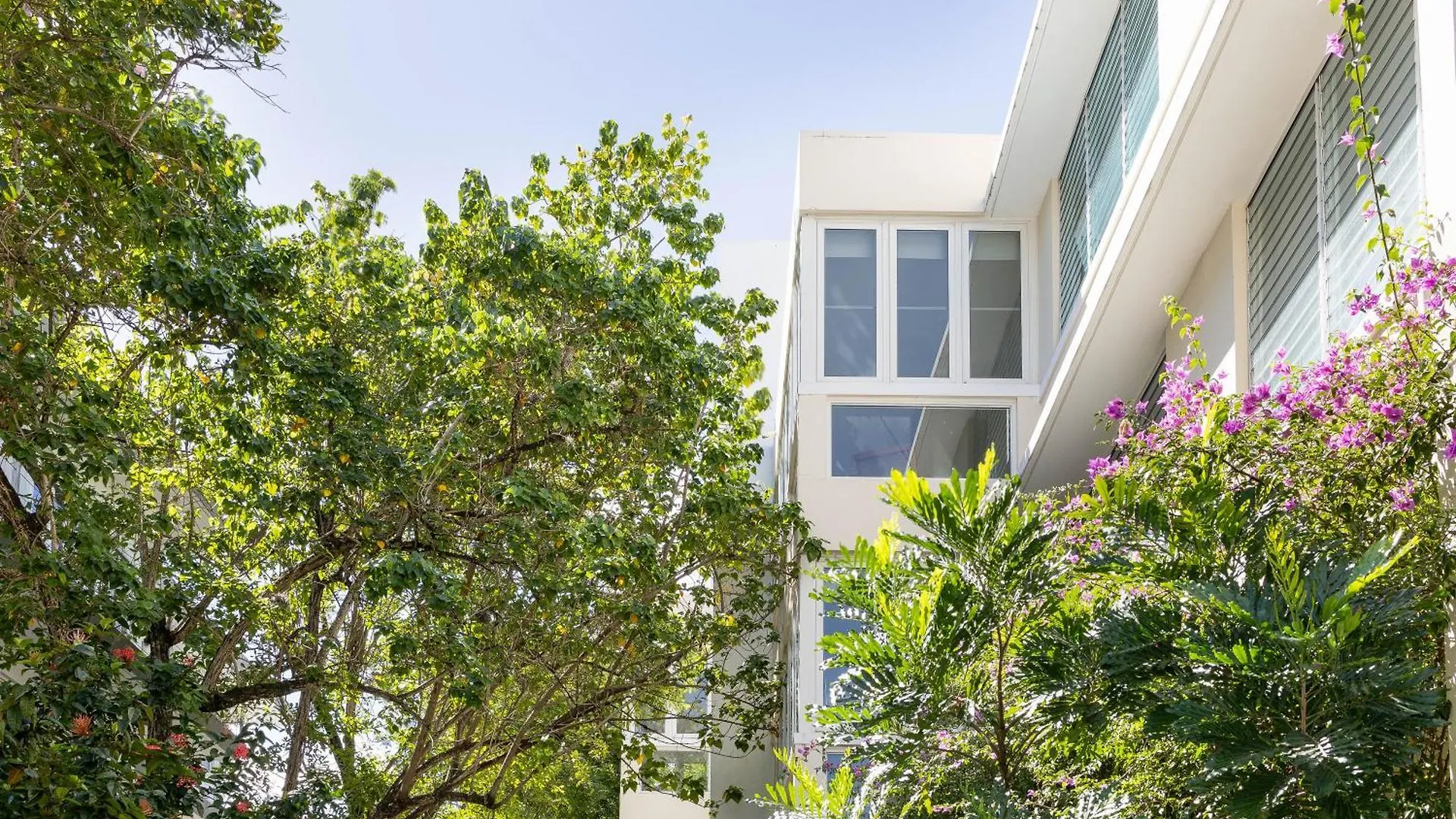 Hidden Gem In Miramar- Power Generator- Parking Apartment San Juan Puerto Rico